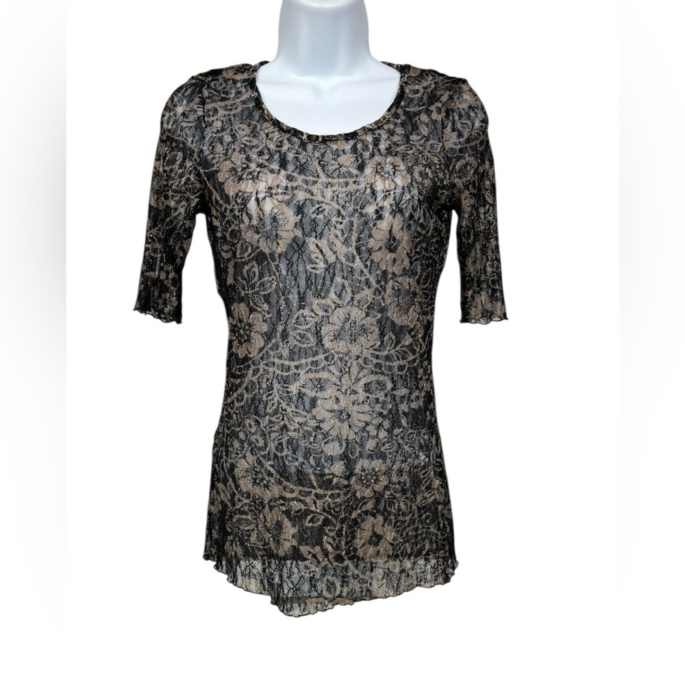BKE stretch lace top size medium